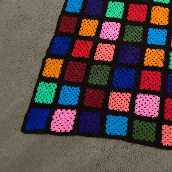 Vintage Handmade Granny Square 72”x 54” Large Multicolor Crochet Cottage Blanket - Picture 5 of 14